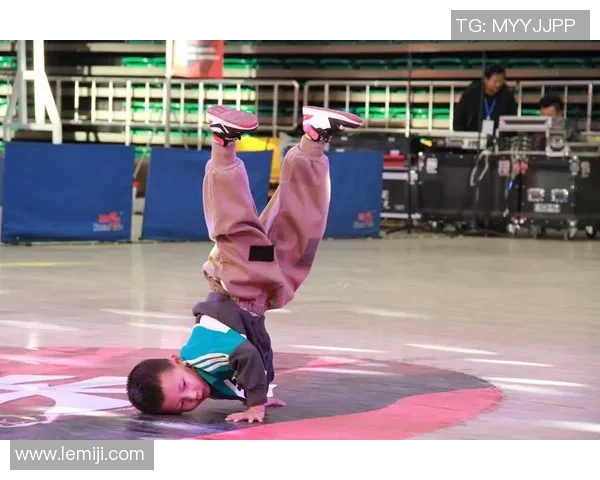 全国街舞大赛点评:深圳飞盘队默契配合展现团队精神与舞蹈魅力